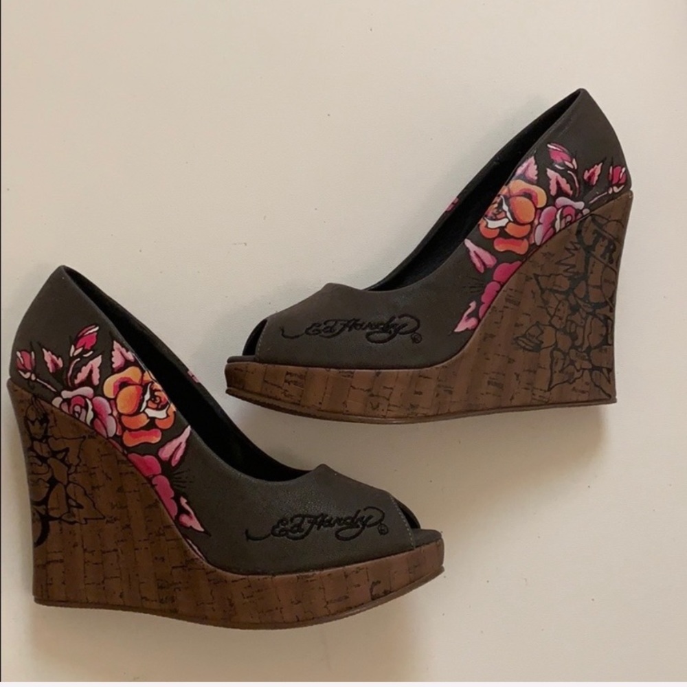 NWOT Ed Hardy Geisha Peep Toe Wedges
